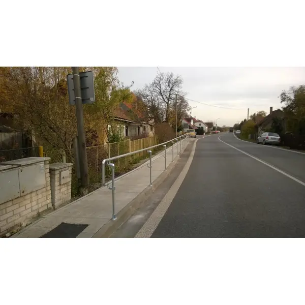 Konstrukční fitinka, spojka ocelových trubek pr. 42,4 mm | pr. 33,7 mm – úhlový spojovací kříž 161R-C42/B34